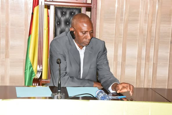 <p>
	JU&Iacute;Z CONSELHEIRO G&Aacute;SSIMO DJAL&Oacute; PRESIDE ABERTURA DO COL&Oacute;QUIO SOBRE CONTROLO FINANCEIRO DAS FINAN&Ccedil;AS P&Uacute;BLICAS NO ESPA&Ccedil;O UEMOA.&nbsp;</p>
